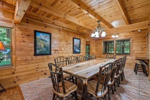 Φωτογραφία από το άλμπουμ του River Lodge By Stony Brook Cabins σε Sevierville