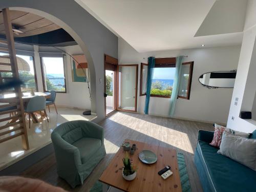 NAOS-Sea front vacation rental by Chania center