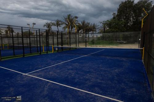 Tenis a/nebo squash v ubytování Al Jabal Hotel nebo okolí