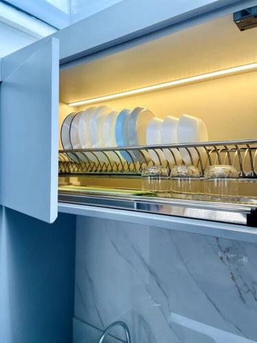 Imagen de la galería de Modern 2BR Freja Suites Near ICE BSD and AEON, en Samporo