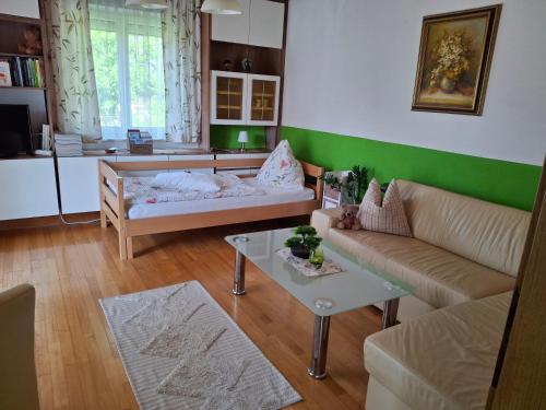 Postel nebo postele na pokoji v ubytování Maria's Ferienwohnung