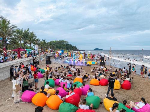 Επισκέπτες που μένουν στο Flamingo Hai Tien Beach Resort