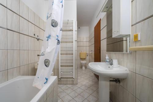 Koupelna v ubytování Apartments Tena 1