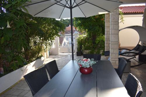 Holiday House Suzana - Free Covered Parking