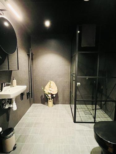 Bilik mandi di Brukshotellet