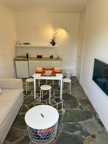 Gallery image of Christina's Homely Escapes in Sikión