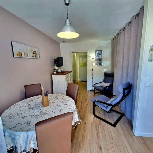 Charmant studio idéal cure ou vacances en Provence