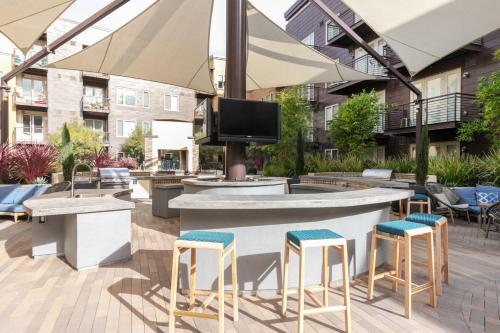 Φωτογραφία από το άλμπουμ του Mountain View 1BR w Pool Gym nr Caltrain SFO-703 σε Los Altos