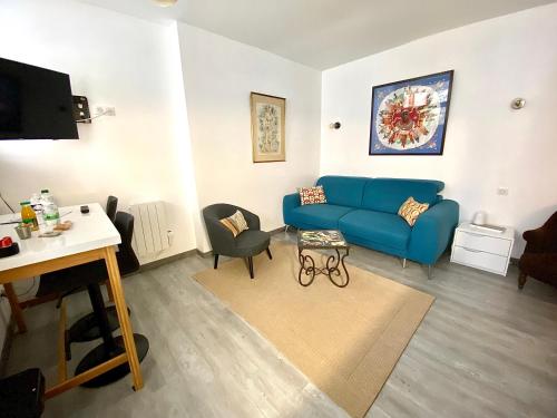 L'Adrien studio tout confort avec terrasse