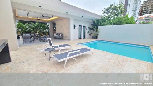 Kolam renang di atau dekat dengan Exclusivo, céntrico y seguro