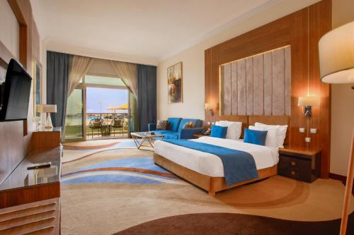 Postel nebo postele na pokoji v ubytování Tolip Resort El Galala Hills