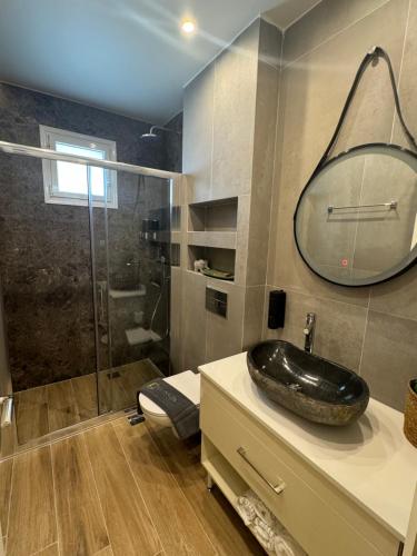 Ένα μπάνιο στο Hellenikon Suites