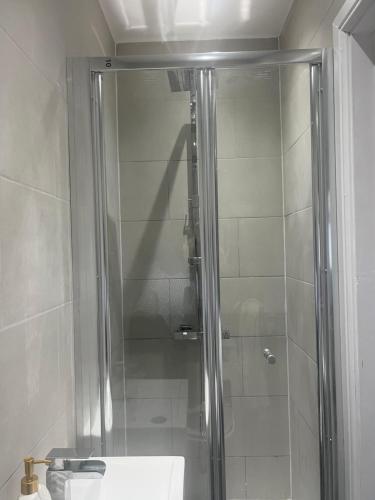 Ένα μπάνιο στο Spacious self-contained studio