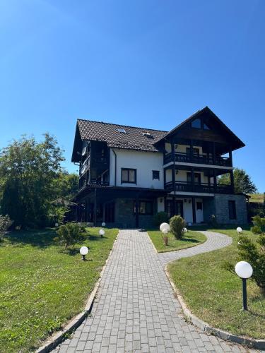 Το κτήριο όπου στεγάζεται  ο ξενώνας