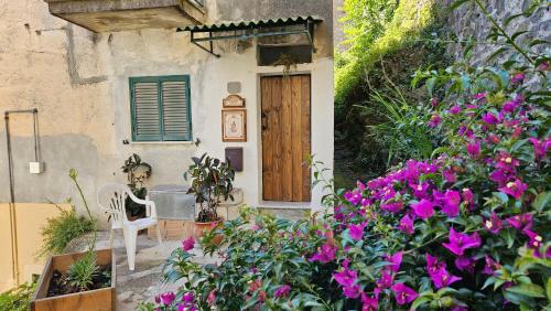 Gallery image of Appartamento nel Borgo - Casa del Pellegrino sulla Via Francigena in Aulla