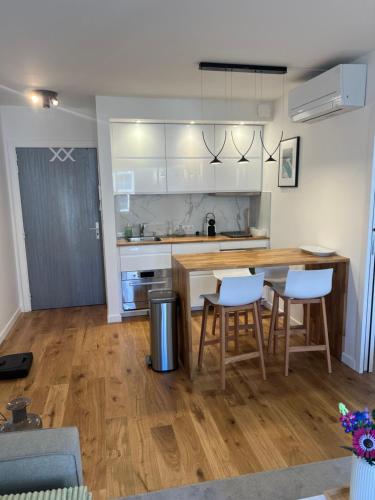 Photo de la galerie de l'établissement T2 Neuf Hyper centre ville Sanary, à Sanary-sur-Mer