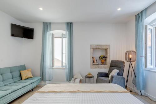 New luxury apartments in the center of Omiš