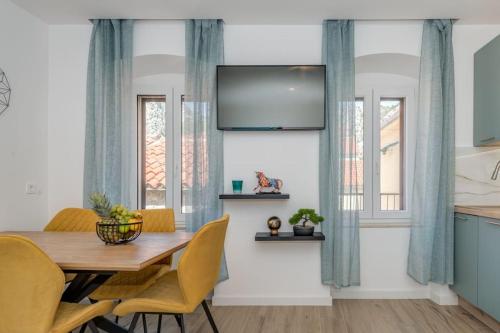 New luxury apartments in the center of Omiš