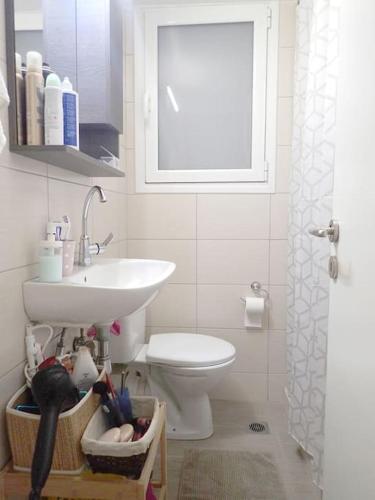 Athens Pangrati cute apt, 15 mins from metro