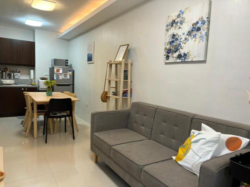 Kuchyň nebo kuchyňský kout v ubytování Mactan Cebu Guesthouse - ideal for a group - 3km from airport