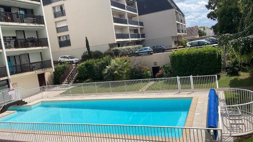 Résidence Piscine LE GRAND LARGE