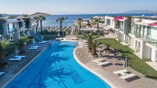 Bazén v ubytování Lugga Boutique Hotel & Beach nebo v jeho okolí