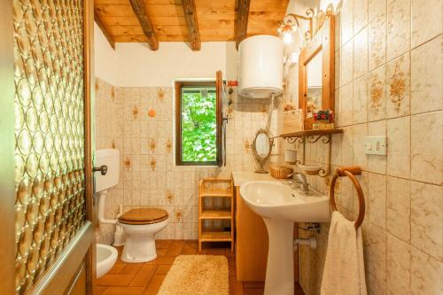 Ένα μπάνιο στο Chalet Bodone by Halldis