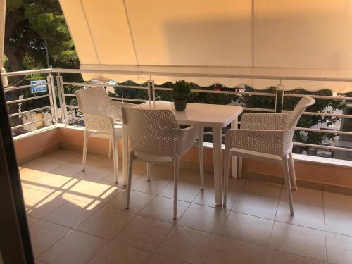 Balkón nebo terasa v ubytování Saranda Aquamarine Sea View Condo