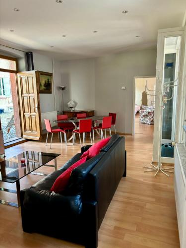 Photo de la galerie de l'établissement Proche Colmar - Loft dans un ancient couvent du XVIIème siècle, à Ensisheim