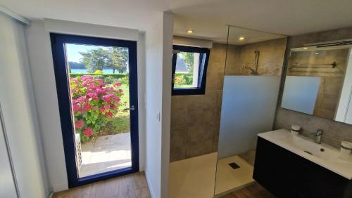 Ένα μπάνιο στο Maison vue mer - Golfe du Morbihan - 10 Personnes