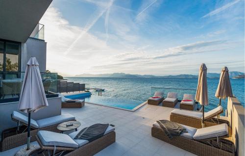 Nice Home In Sreser With Sauna