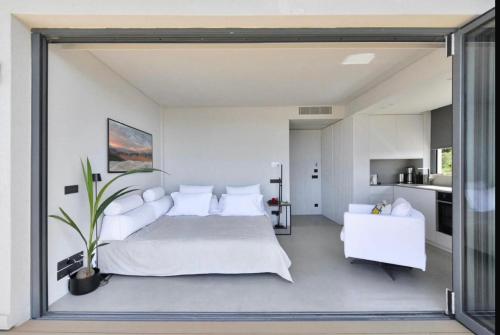 Vouliagmeni Panoramic 200m2 Rooftop & 25m2 Loft