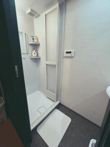 5min to Station, Best Value 3BR Sleeps 8, Quiet Area