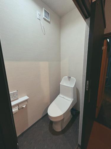 5min to Station, Best Value 3BR Sleeps 8, Quiet Area