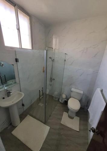 Ванна кімната в Close