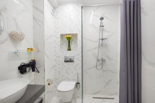 Bilik mandi di Bellicity Apart Complex