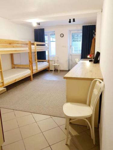Postel nebo postele na pokoji v ubytování Gdańska 40 - parter, parking, centrum