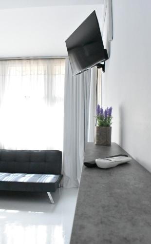 Acropolis Hip Loft