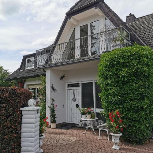 Tòa nhà nơi căn hộ tọa lạc