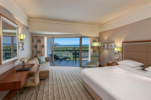 Postel nebo postele na pokoji v ubytování Hilton Dalaman Sarigerme Resort & Spa