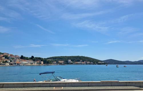 1 Bedroom Nice Home In Tisno