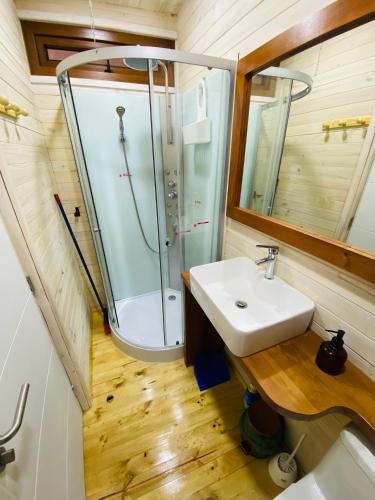 Koupelna v ubytování Forest house Cabaña para 2