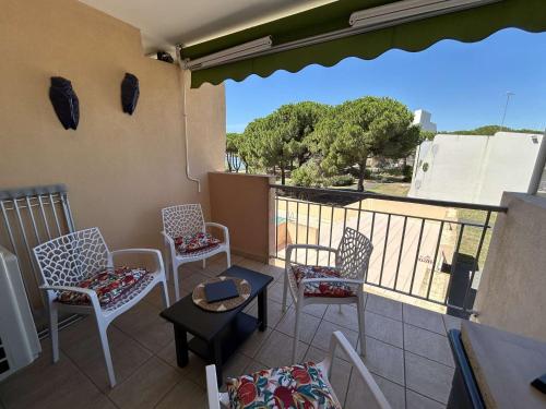 Appt 2 pièces avec terrasse, clim, piscine, parking à Port Camargue