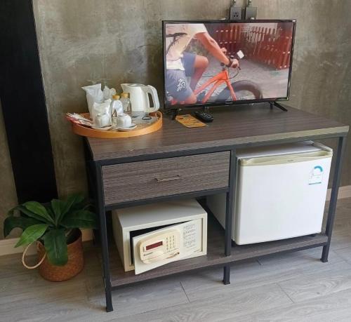 TV a/nebo společenská místnost v ubytování Phi Phi Andaman Legacy Resort