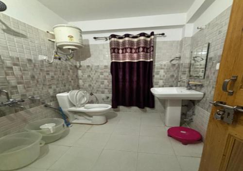 Ένα μπάνιο στο Pullkit Homestay by StayApart