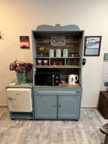 Room in Kapparaにあるコーヒーまたはお茶