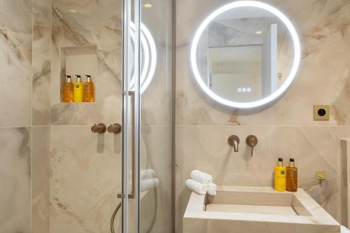 Pick A Flat's Apartments with Services in Opéra