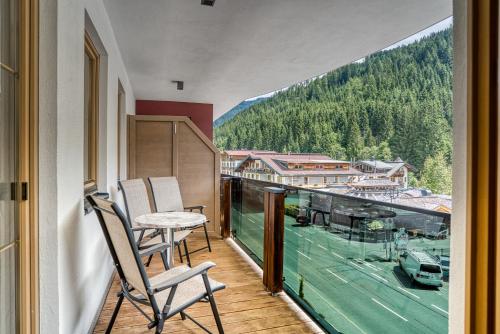 Nespecifikovaný výhled na hory nebo výhled na hory při pohledu z hotelu
