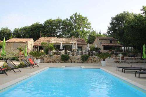 Gîte Pèbre d'aï avec Piscine Partagée