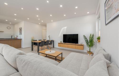 Beautiful Apartment In Novalja With Wifi